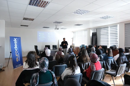 Fakültemizde Genç Eğitimciler Topluluğumuzun Organizasyonuyla Eurodesk Bilgilendirme Toplantısı Gerçekleştirildi